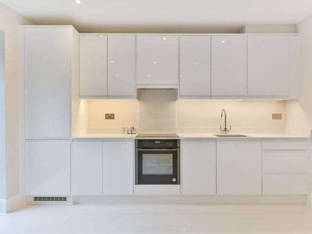Apartment for rent in London Borough of Merton, South Wimbledon