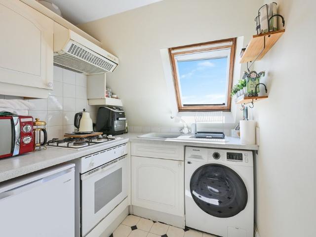 Apartment for rent in London Borough of Merton, South Wimbledon