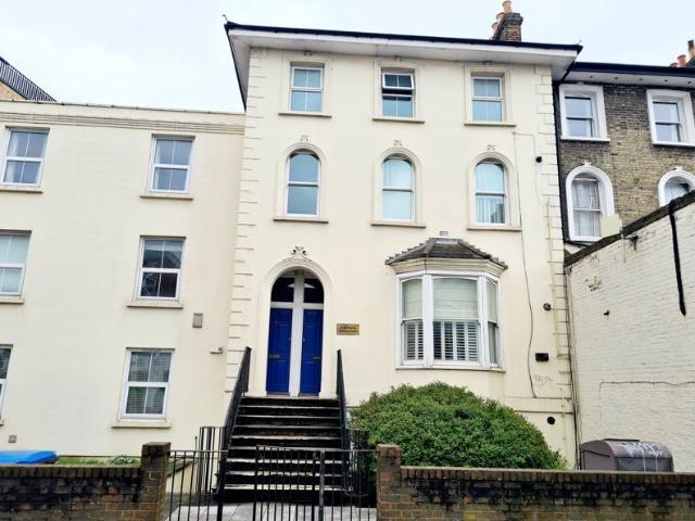 Apartment for rent in London Borough of Merton, South Wimbledon