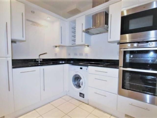 Apartment for rent in London Borough of Merton, South Wimbledon