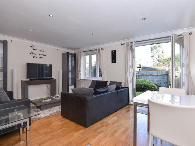 Apartment for rent in London Borough of Merton, South Wimbledon