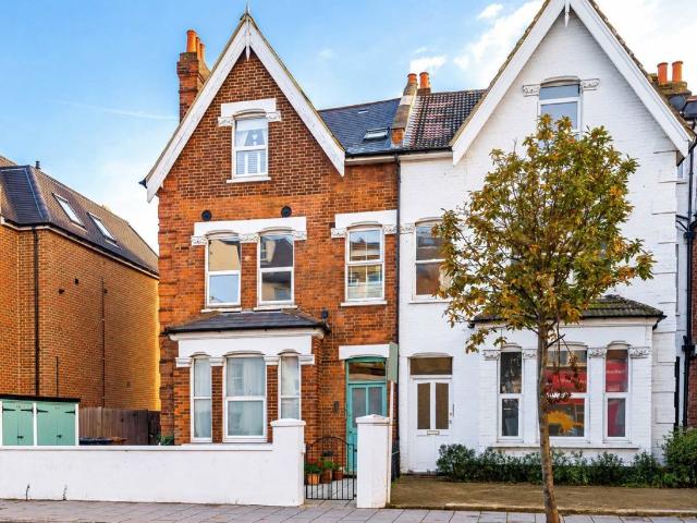 Apartment for rent in London Borough of Merton, South Wimbledon