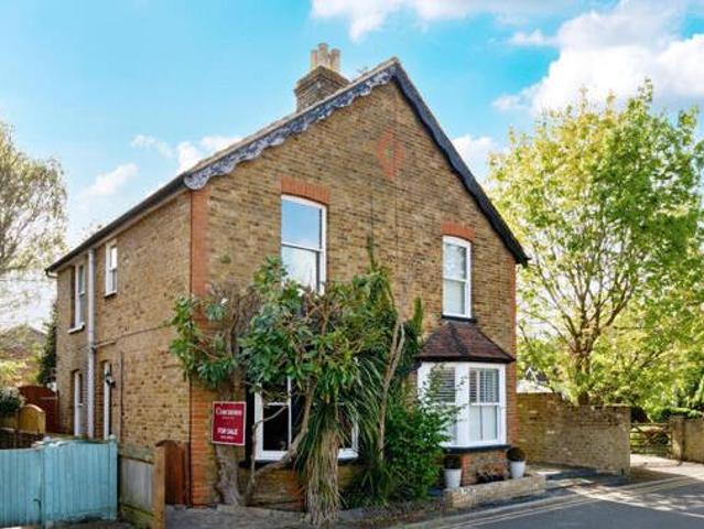 House for sale in Shepperton, Spelthorne