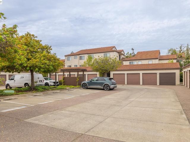 Condo for sale in Hayward, California
