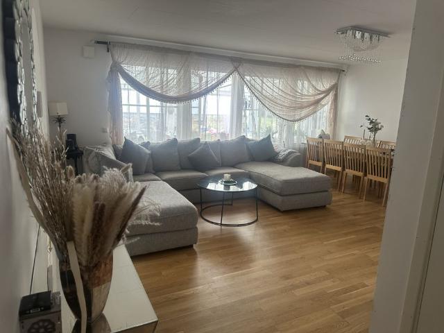 Hus hyra i Gossbydal, Torslanda
