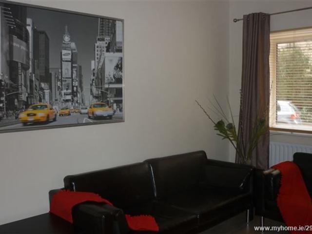 Apartment to rent in Bluebell, North Tipperary