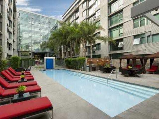 Apartment for rent in Canoga Park, California