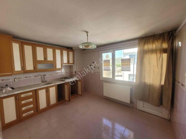 Kiraz, İzmir içerisinde kiralık mülk