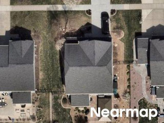 House for sale in Shorewood