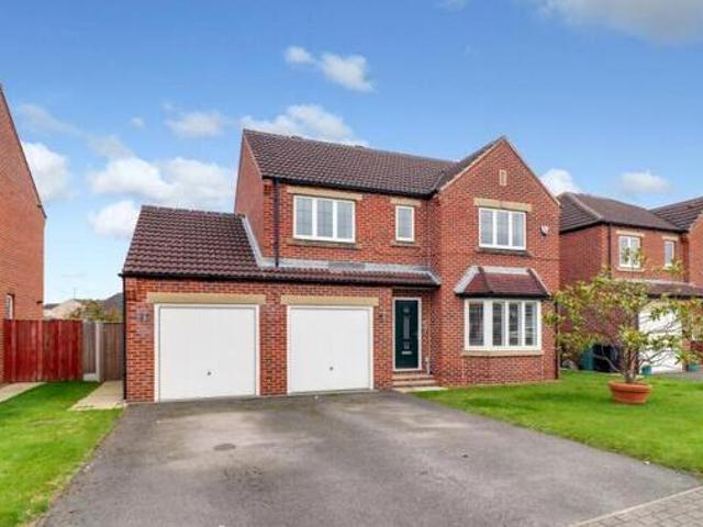 House for sale in Mickletown, Leeds