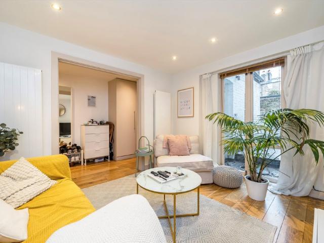 Apartment for rent in Kennington, Greater London