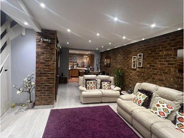 House for rent in South Stanmore, Greater London