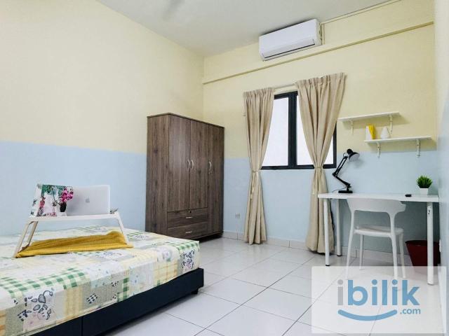 Room for rent in Petaling, Alam Impian