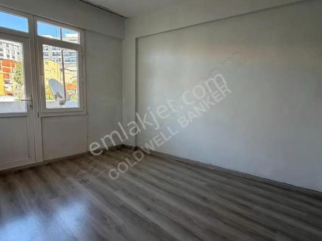 Karabağlar, İzmir içerisinde kiralık mülk