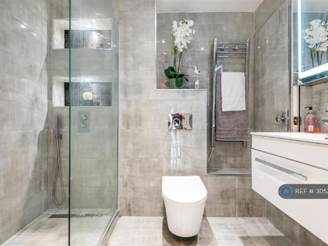 Apartment for rent in Horsell, Woking