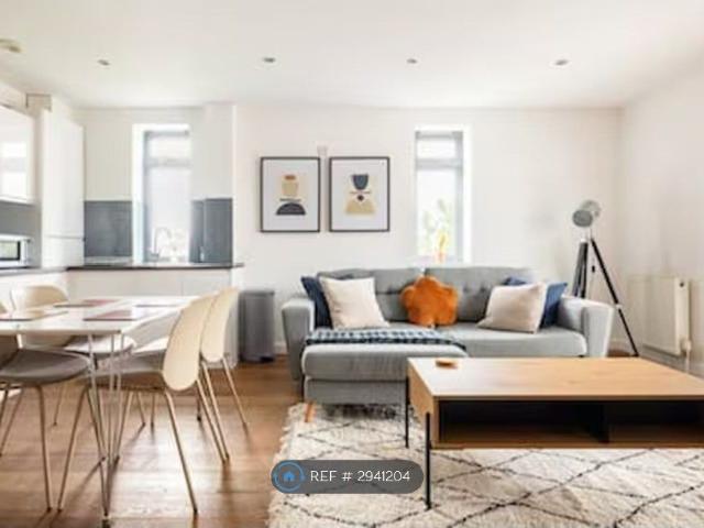 Apartment for rent in Maryland, Greater London