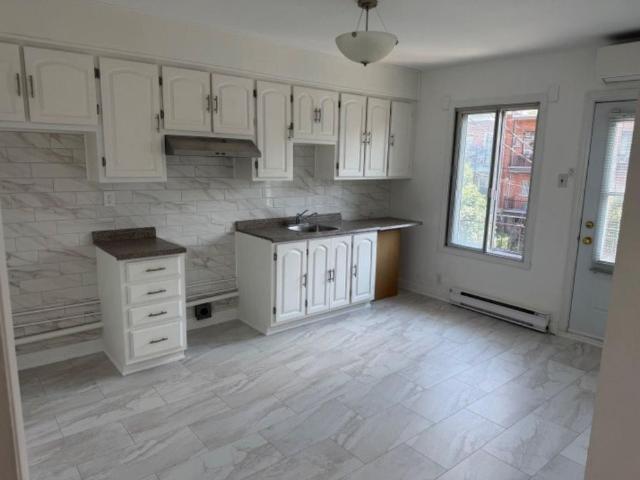 Apartment for rent in St. Leonard's, Quebec