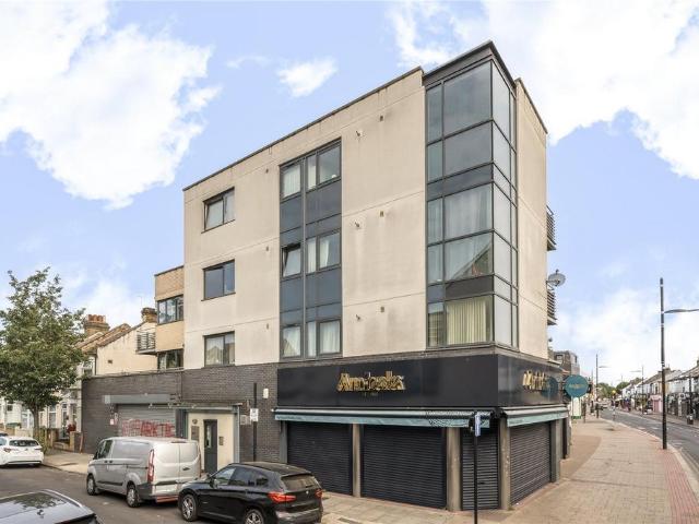 Apartment for rent in Upton, Greater London
