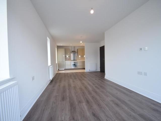 Apartment for rent in Northwood, Greater London