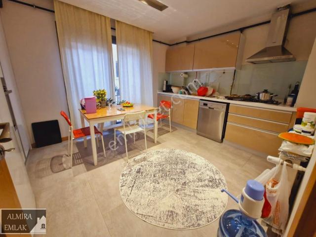 Konak, İzmir içerisinde satılık mülk