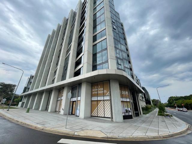 Showroom for rent in Reid