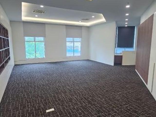 Shop for sale in Petaling, Damansara Damai
