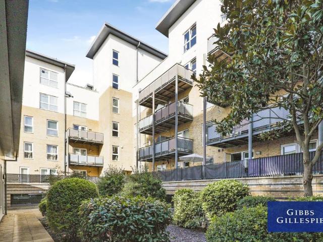 Apartment for rent in Holywell Estate, North Watford