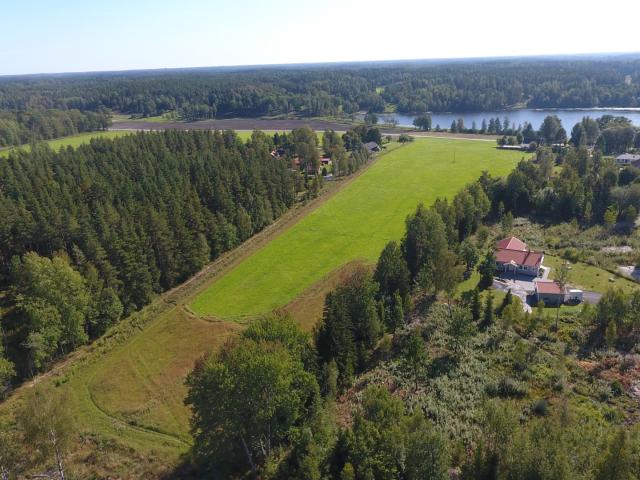 Tomt till salu i Rimbo, Stockholm