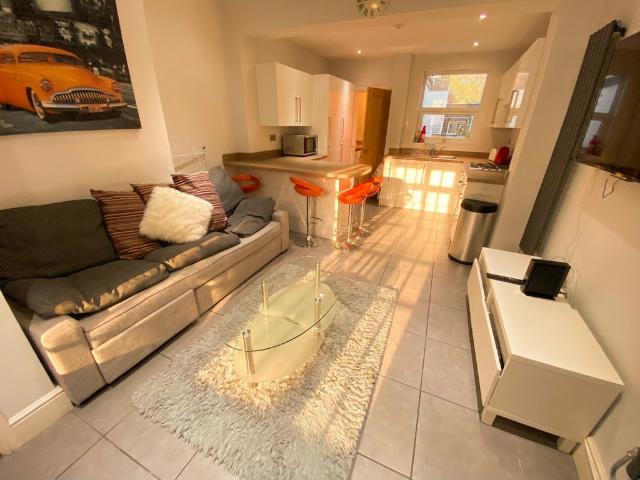 House for rent in Old Lenton, Haddon