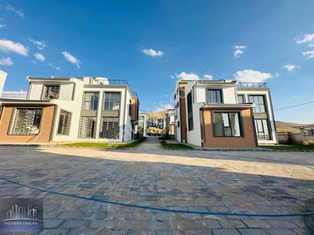 Edremit, Van içerisinde satılık Villa