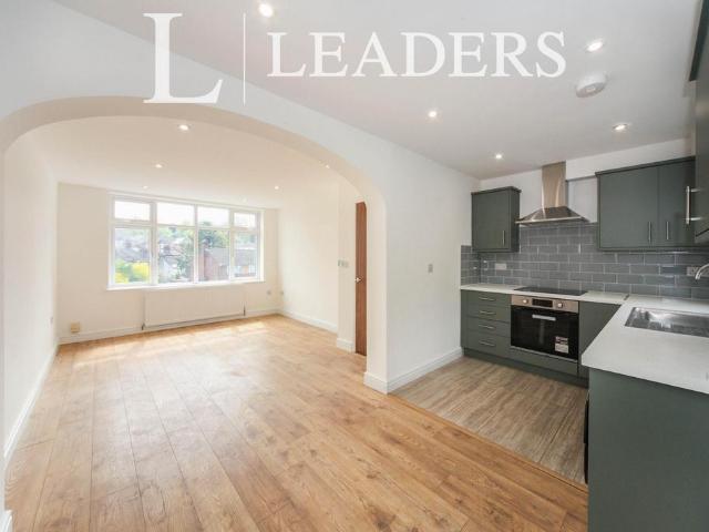 Apartment for rent in Farley Hill, Spring Park