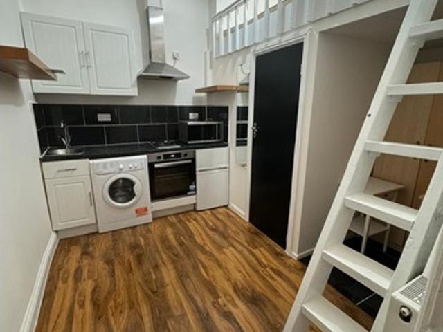 Studio for rent in North Kensington, Greater London