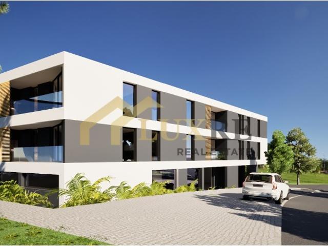 Apartamento venda em Estômbar, Faro