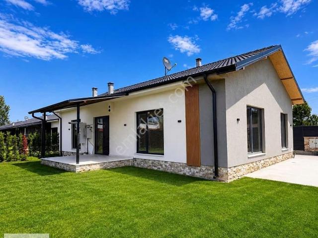 Akyazi, Sakarya içerisinde satılık Villa