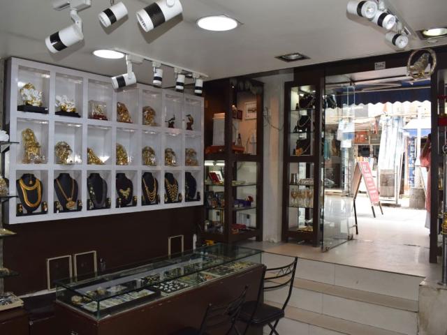 Commercial for rent in Hariana