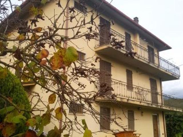 Villa Indipendente in vendita a Unione di comuni Montana Lunigiana, Filattiera