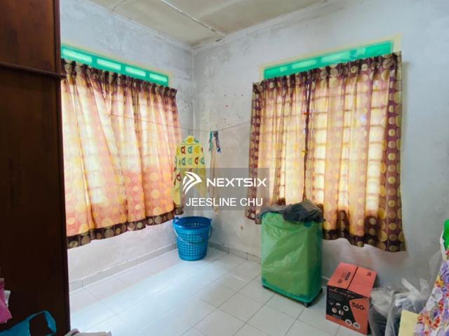 Shop for sale in Johor
