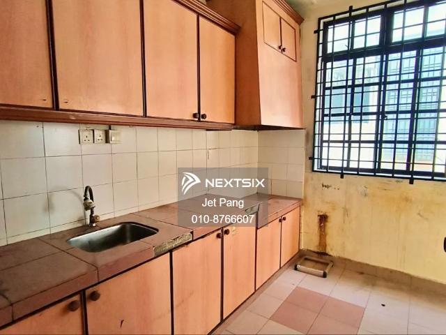 Shop for sale in Johor