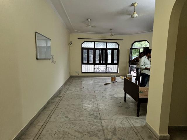 House for sale in Hariana