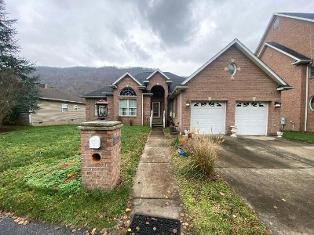 House for sale in Cabin Creek, West Virginia
