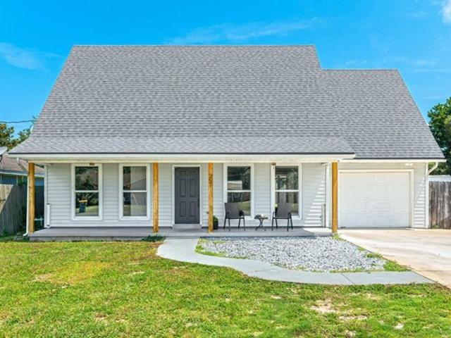 House for sale in Mary Esther