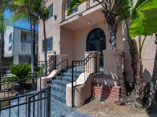 Apartment for rent in Canoga Park, California