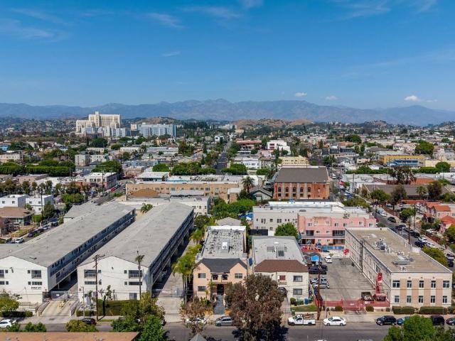 Apartment for rent in Canoga Park, California