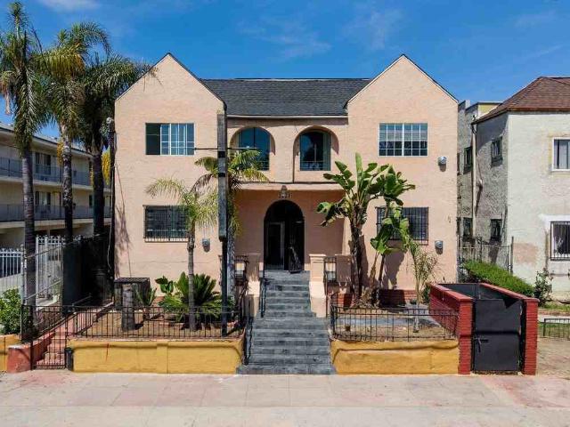 Apartment for rent in Canoga Park, California