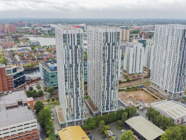 Apartment for rent in Salford Quays, Salford