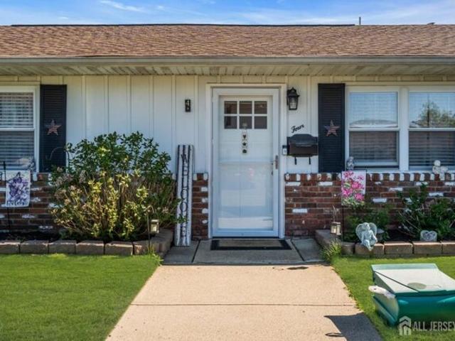 Condo for sale in Cliffwood, New Jersey