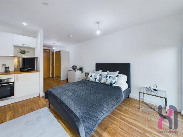 Studio for rent in MediaCityUK, Salford