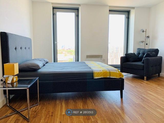 Studio for rent in Salford, Greater Manchester