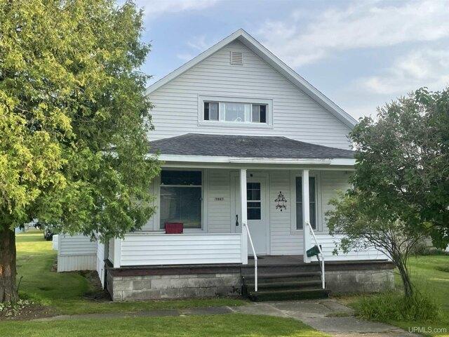 House for sale in Rapid River, Michigan