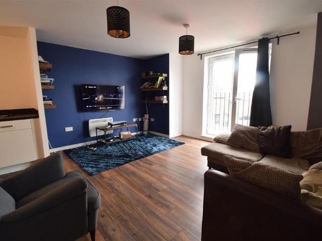 Apartment for rent in Crigglestone, West Yorkshire